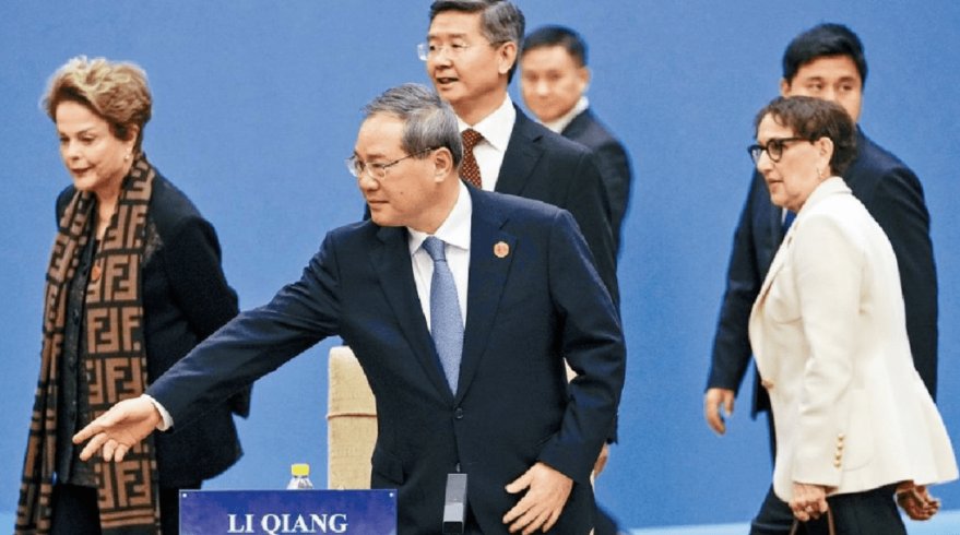 國務院總理李強日前與10間國際經濟組織負責人舉行「1+10」對話會期間，不點名批評「一些國家動輒加征關稅」，提高貿易壁壘。