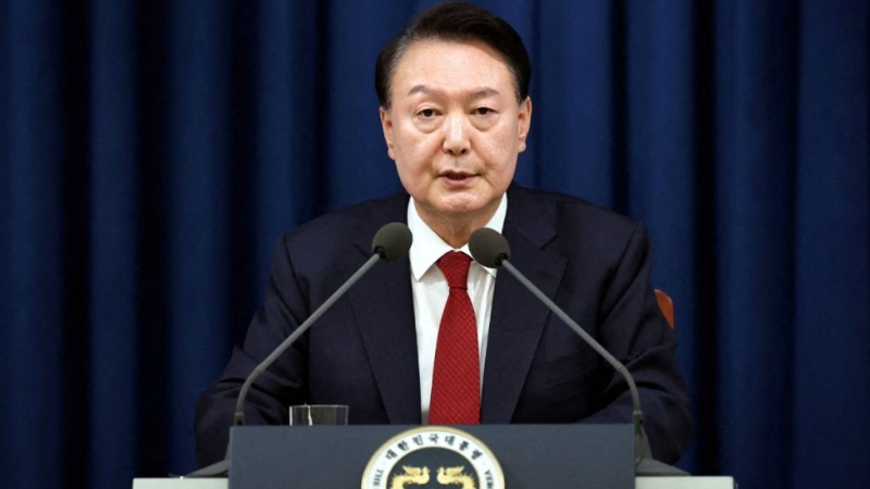 就尹錫悅宣布戒嚴令引發的風波，南韓警方搜查總統府。路透社