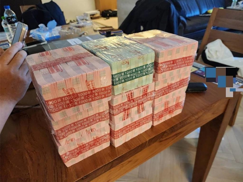 臺警12月11日偵破色情網站“Fans17”，起出大筆現金。