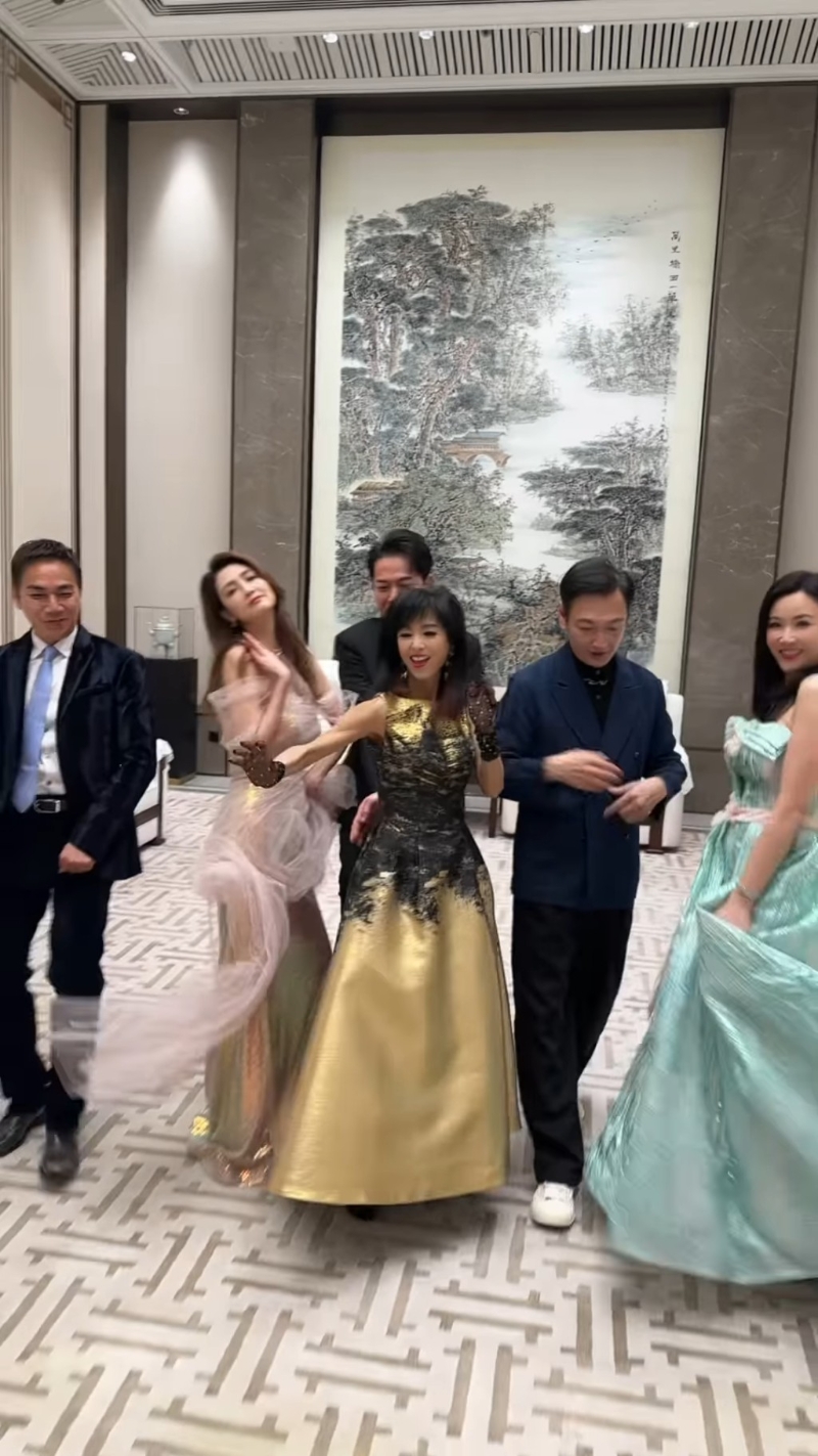 陶大宇突然攝過米雪及張文慈。