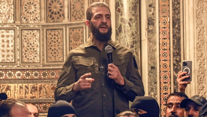 沙拉12月8日在大馬士革一間清真寺講話，美聯社