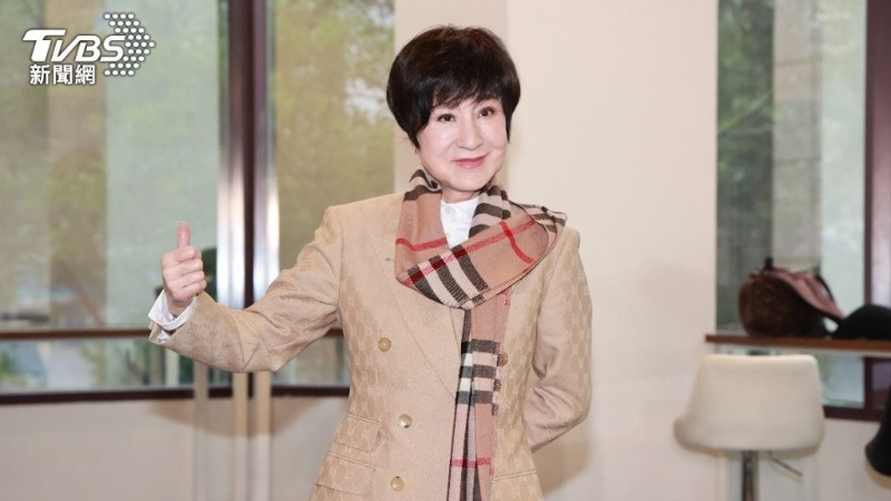 葉青21日出席“歌仔戲千面戲王葉青新書發表暨戲曲撼動饗宴”。(TVBS新聞網圖片)