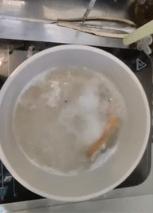 放進熱水烚 放進熱水烚