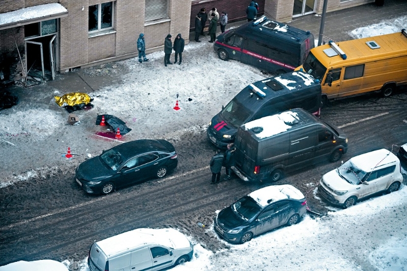 俄調查人員在基里洛夫遇刺身亡地點調查。