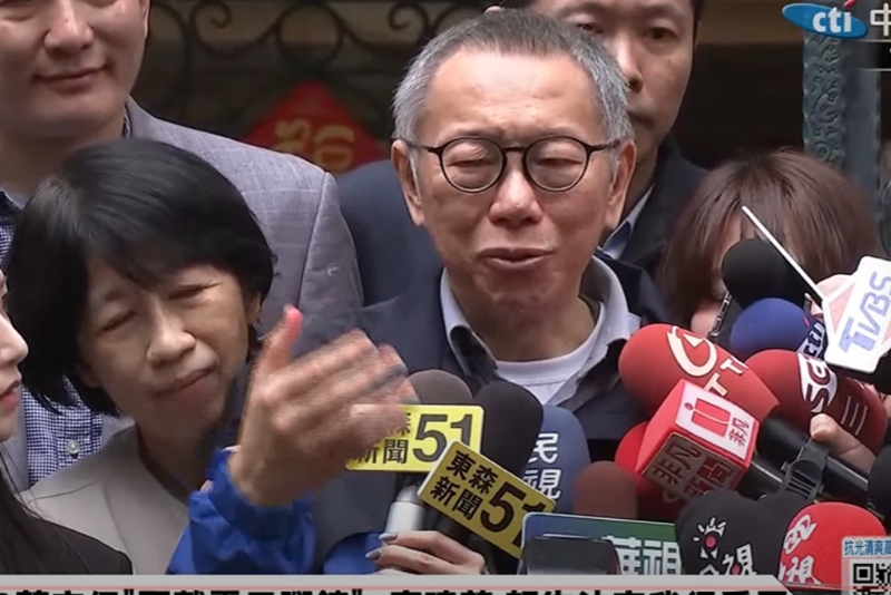 羈押114天的柯文哲返家。