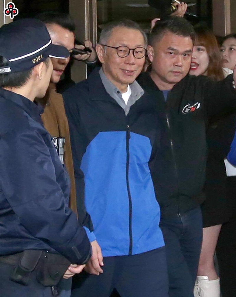 柯文哲(中) 柯文哲(中)