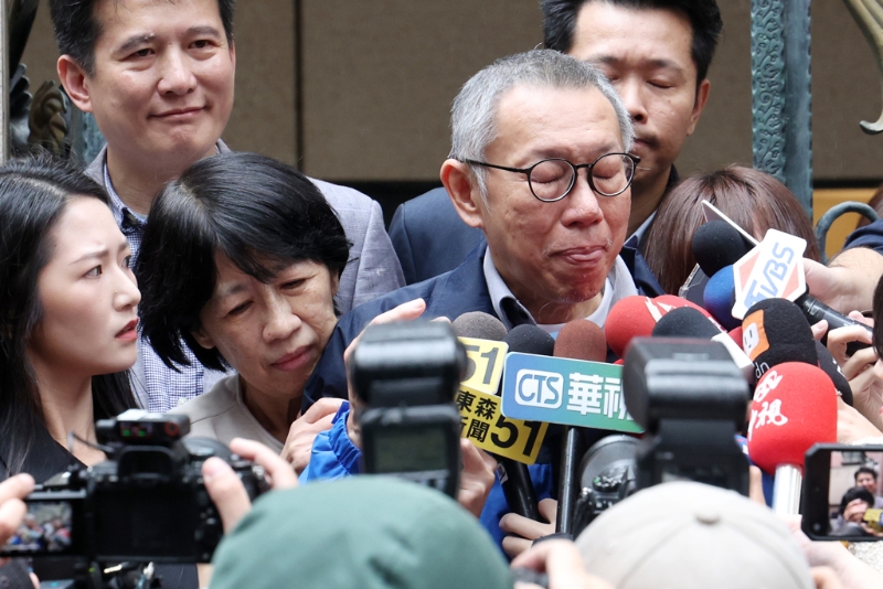 陳佩琪(左) 陳佩琪(左)