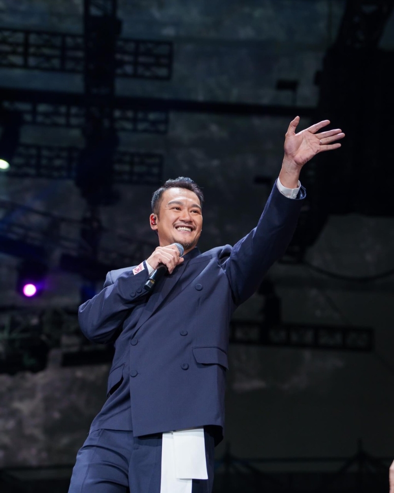 41歲的吳浩康近年兼顧地盤和幕前工作，被外界力贊“真漢子”，成功洗底。