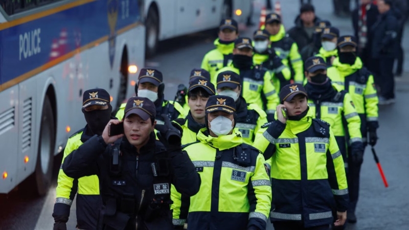 韓國公調處將尹錫悅逮捕令工作交給警方執行。 路透社