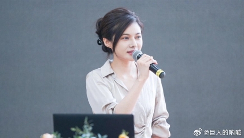 高海純被譽為「最美光二代」。(微博)