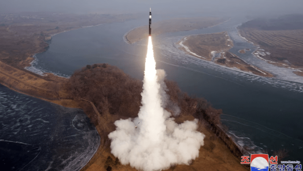 朝鮮昨天成功試射新型高超音速中遠程彈道導彈 朝鮮昨天成功試射新型高超音速中遠程彈道導彈