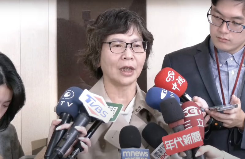 民眾黨前“立委”蔡壁如7日表示，“現在經過十年了，當時你們都不講，現在講是認為柯文哲落魄了，來踹一腳嗎？”