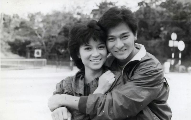 兩人在43年前TVB劇集《獵鷹》首度擔正男、女主角，陳敏兒飾演其女友。