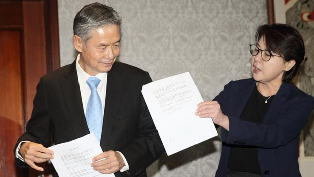 金溥聰（左）杠上媒體人陳文茜及前“立委”蔡正元提告求償600萬元。