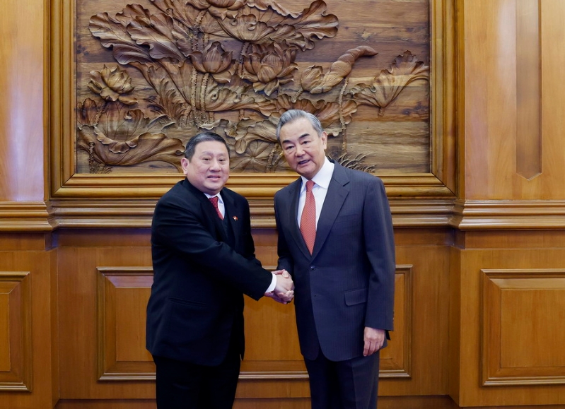 王毅在北京會見東盟駐華使節，商談打擊電騙活動。 外交部