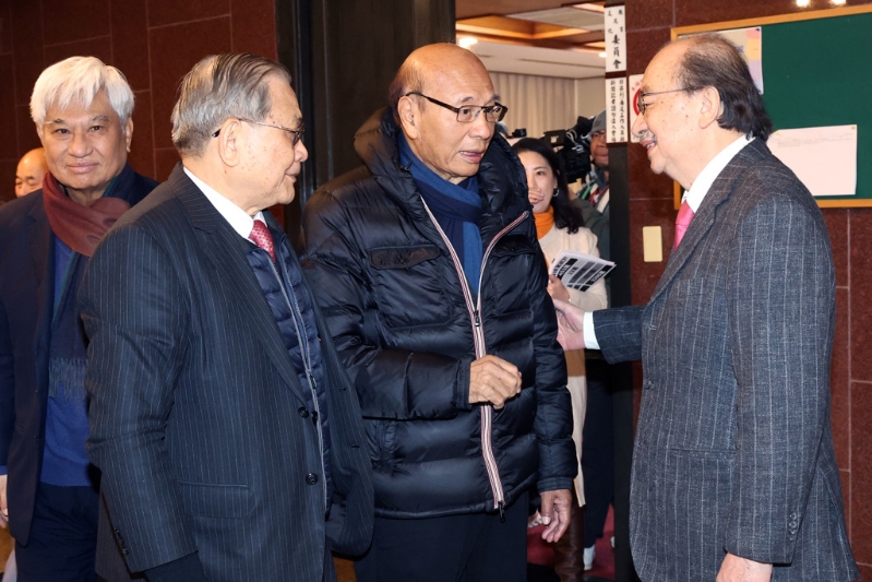 潘俊榮(中) 潘俊榮(中)