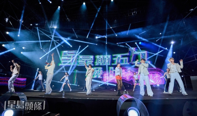 阿信驚喜現身與Energy嗨唱《星期五晚上》。