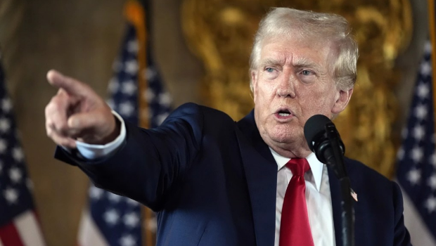 美聯社的民調指出，特朗普大多數的選舉政見并沒受到普遍支持，包括驅逐非法移民、擴大石油探勘、提高關稅，支持比例都不算特別高。只有服務費免課聯邦稅，獲得明確的支持。