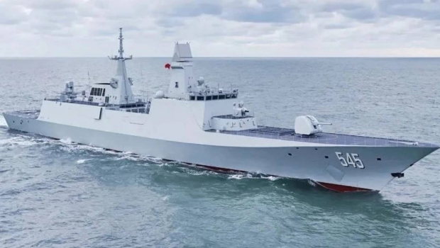 054B“漯河艦”今早入列山東青島某軍港。