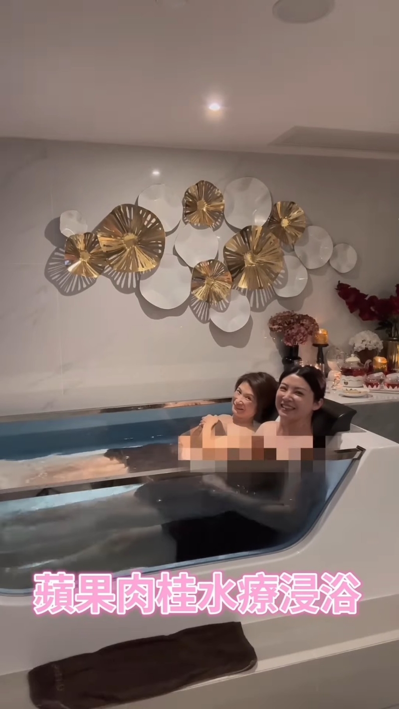 張文采昨日（21日）她在IG貼出一段影片，原來和媽媽一齊去做水療。