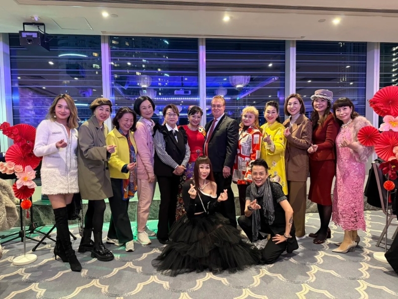 王玉環21日在小紅書分享出席婚宴的照片，場面好熱鬧。