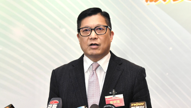 鄧炳強指獲救的男子29歲將于下周一回港 鄧炳強指獲救的男子29歲將于下周一回港