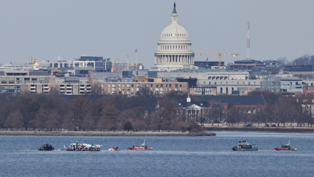 搜尋飛機殘骸 搜尋飛機殘骸