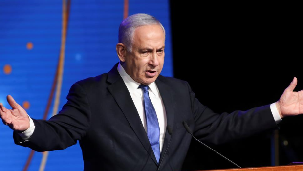 以色列總理內塔尼亞胡2日啟程訪美，并將于4日與美國總統特朗普舉行會談。