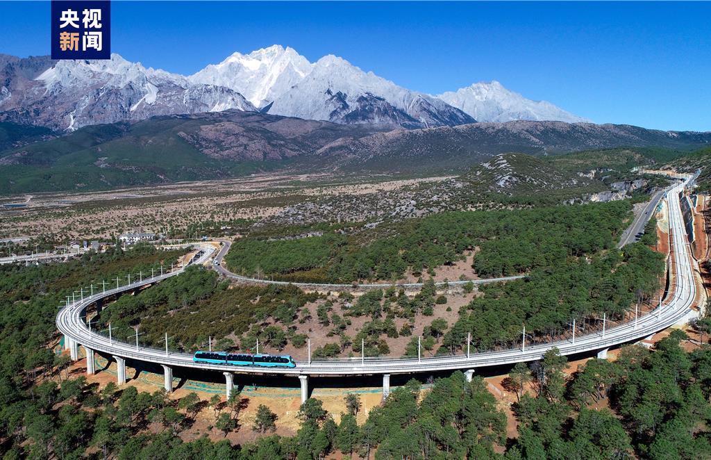 全球首列麗江雪山觀光火車 全球首列麗江雪山觀光火車