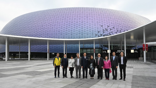行會非官守議員參觀啟德體育園，冀啟用后辦更多大型國際活動，吸引世界各地旅客來港