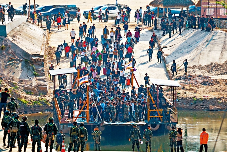 緬甸前天向泰國移交一批跨國詐騙受害者。