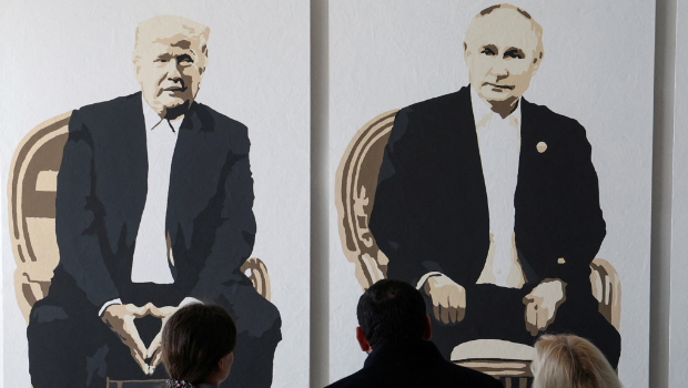 克里米亞雅爾達一家藝廊本月8日舉行的“雅爾達2.0”藝展會場陳列美國總統特朗普、俄羅斯總統普京畫像。展覽主旨與1945年雅爾達會議有關。