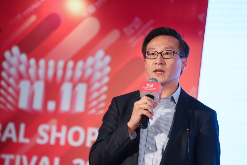 第8位是阿里巴巴主席蔡崇信，身家108億美元。