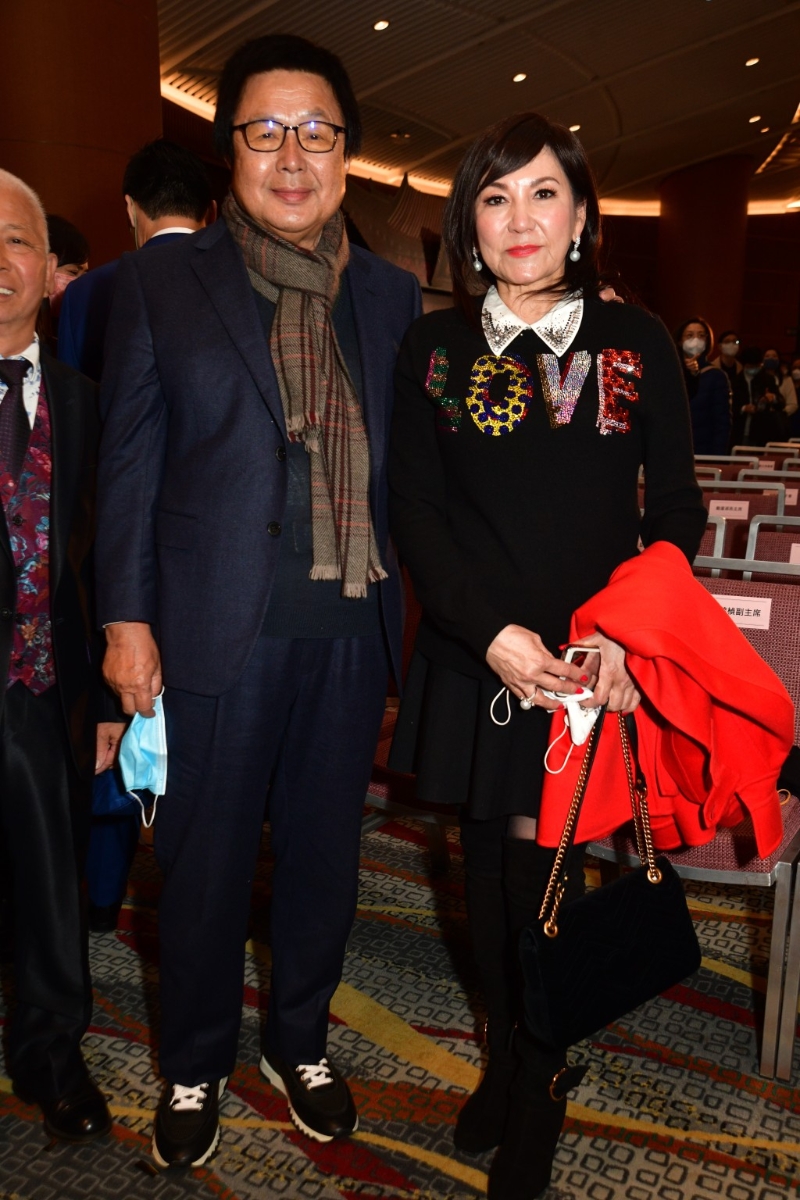 第10位則為旭日國際集團主席蔡志明（左），身家為81億美元。