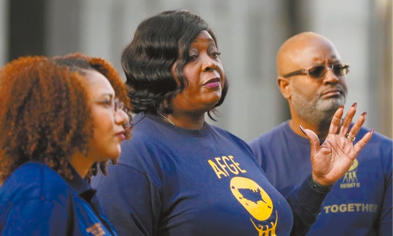 聯邦令白宮撤回大規模解雇通知。