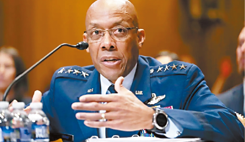 特朗普近日革除參謀長聯席會議主席布朗和數位軍方高層職務。