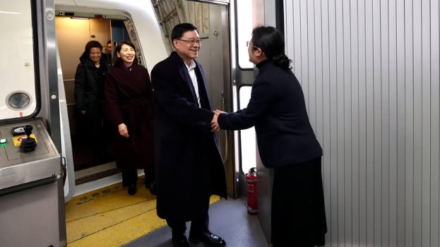 李家超今傍晚抵京,明日列席全國人大會議。李家超fb圖片 李家超今傍晚抵京,明日列席全國人大會議。李家超fb圖片