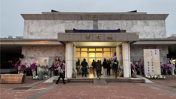 民眾黨前主席柯文哲父親柯承發2月17日病逝，家屬10日上午舉辦告別式，清晨6點現場只有媒體。