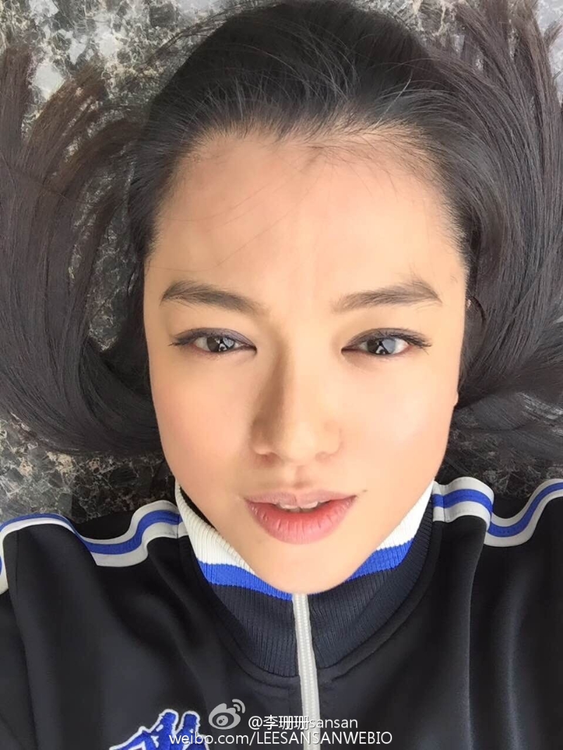 李珊珊于2005年突然神隱，多年來一度傳出患腦瘤、抑郁癥的消息。