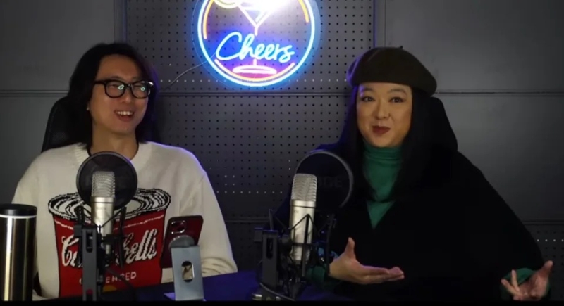 李珊珊曾現身《三坐山 Mount Trio》YouTube頻道孖男主持「竹節蟲」做直播。