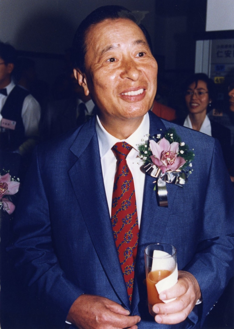 李兆基談致富之道時，多次提到「吃得苦中苦，方為人上人」。