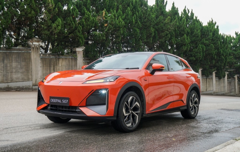 Deepal深藍S07標準續航版試駕：品牌以“Touch the Future”作理念，而首發Deepal S07是一款五門五座位中型純電動SUV。