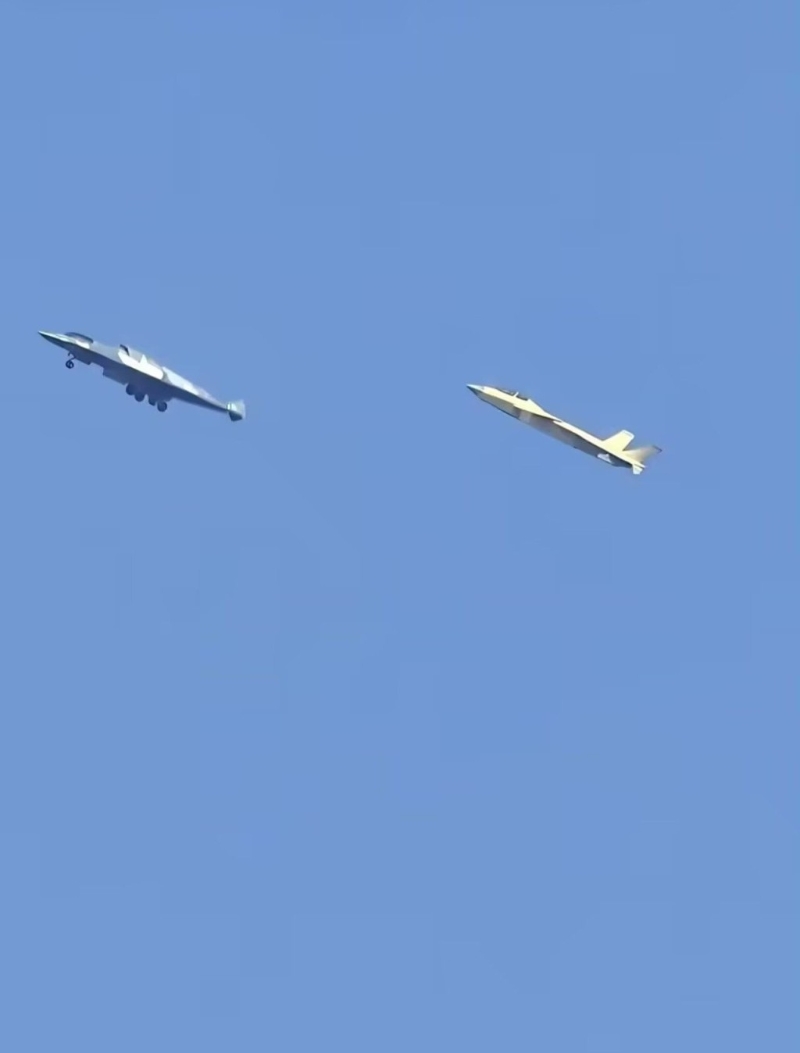 網上流傳的成飛試飛「六代機」高清照片。