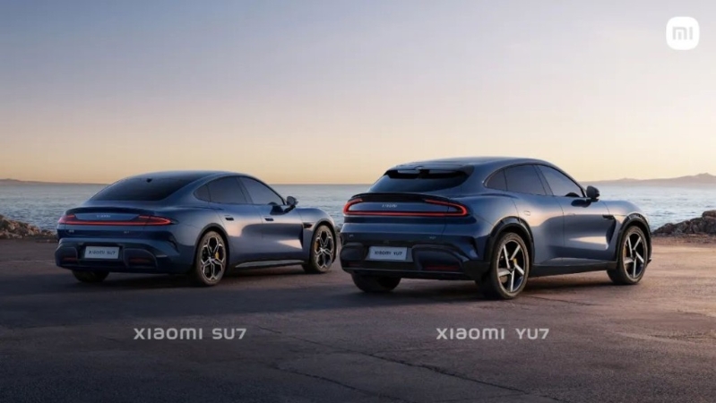 小米Xiaomi SU7(左)及YU7(右)目標是2027年出口海外市場發售。