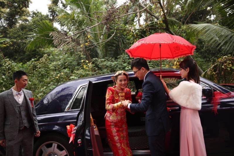 李蘊2015年嫁內地圈外老公后，移居廣州，鮮有在香港幕前出現。