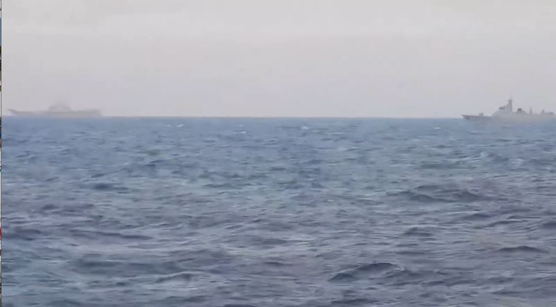 臺軍拍攝到的山東艦航母編隊。