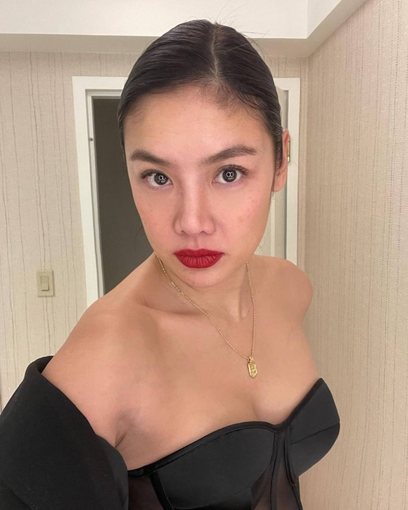 樂基兒離婚后，密密曬性感照。