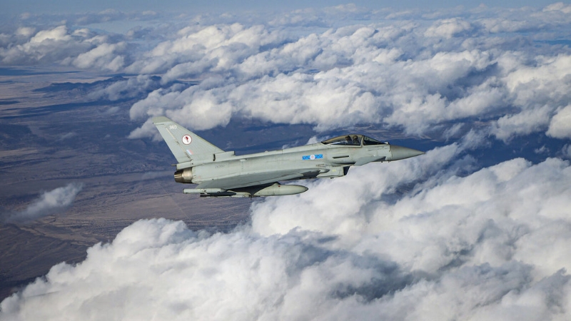 英國空軍6架臺風戰機1日抵達波蘭，展開北大西洋公約組織東翼空中偵察巡邏任務。 圖為2月在美國參加英、美和澳洲紅旗（Red Flag）空中作戰聯合演訓的臺風戰機。英國國防部提供