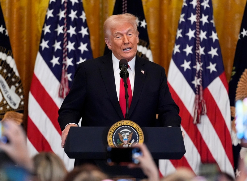 華爾街日報引述知情人士指出，特朗普4月2日將宣布的關稅措施有第3種方案，對部分國家全面實施關稅，但稅率可能低于20%。美聯社