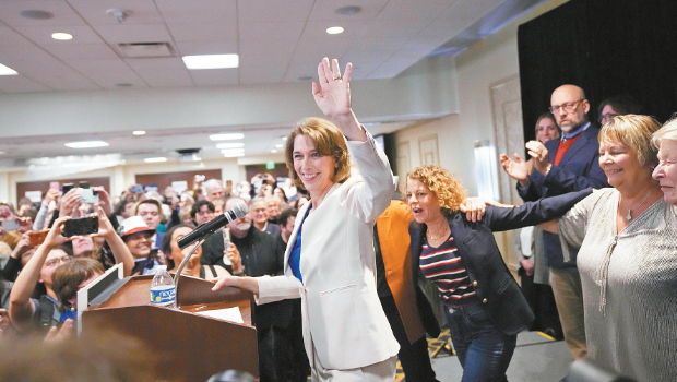 威州最高法院選舉由民主黨支持的法官克勞福德勝出 威州最高法院選舉由民主黨支持的法官克勞福德勝出